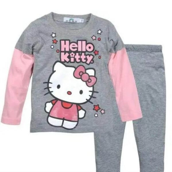 hello kitty en pijama