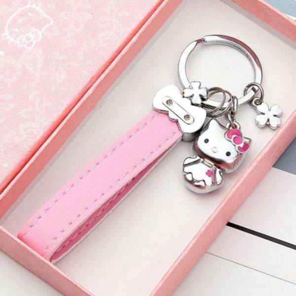 llavero hello kitty trebol